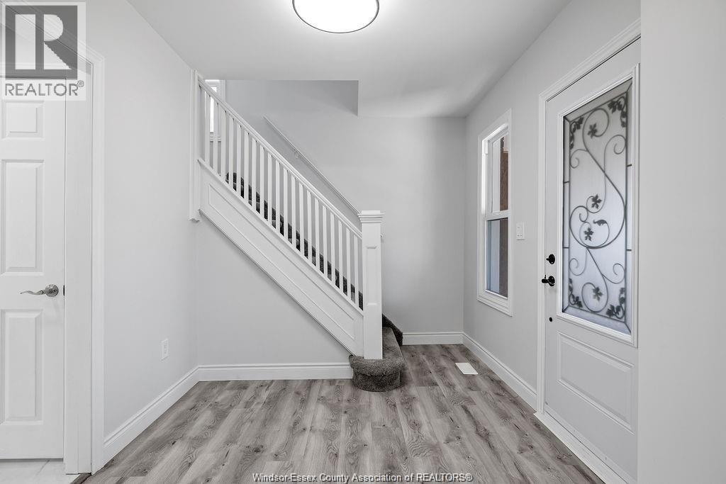 348 CAROLINE, Windsor, Ontario, N9A6A4 — Photo 5