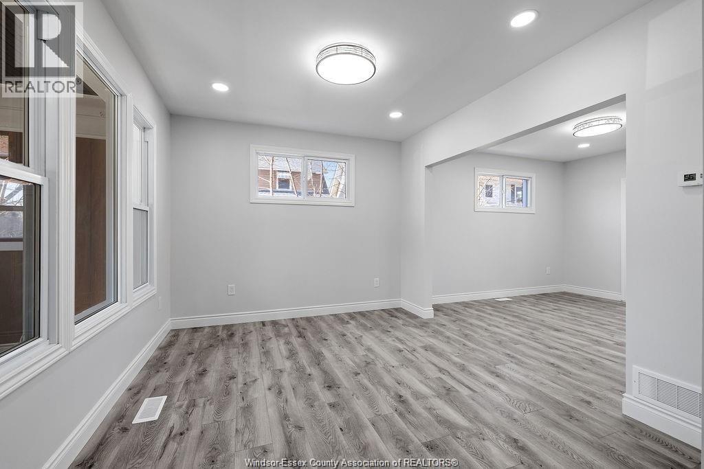 348 CAROLINE, Windsor, Ontario, N9A6A4 — Photo 6