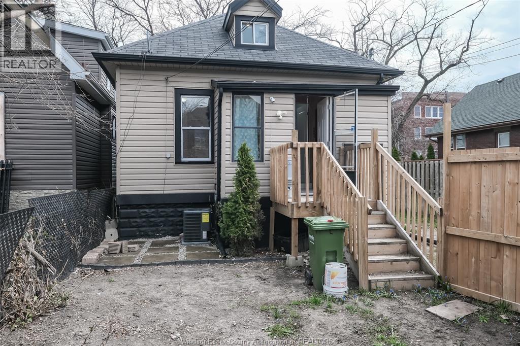 1585 PELISSIER Unit# UPPER, Windsor, Ontario, N9X1M9 — Photo 3