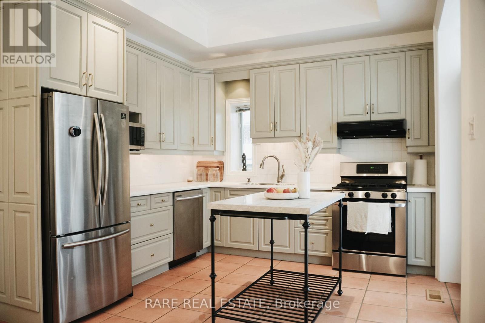 33 RED DEER AVENUE, Toronto (Birchcliffe-Cliffside), Ontario, M1N2Z1 — Photo 5