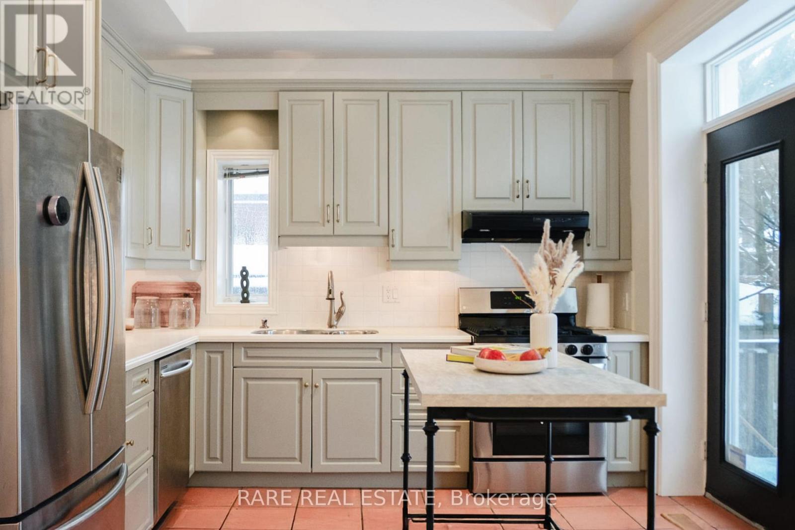 33 RED DEER AVENUE, Toronto (Birchcliffe-Cliffside), Ontario, M1N2Z1 — Photo 6