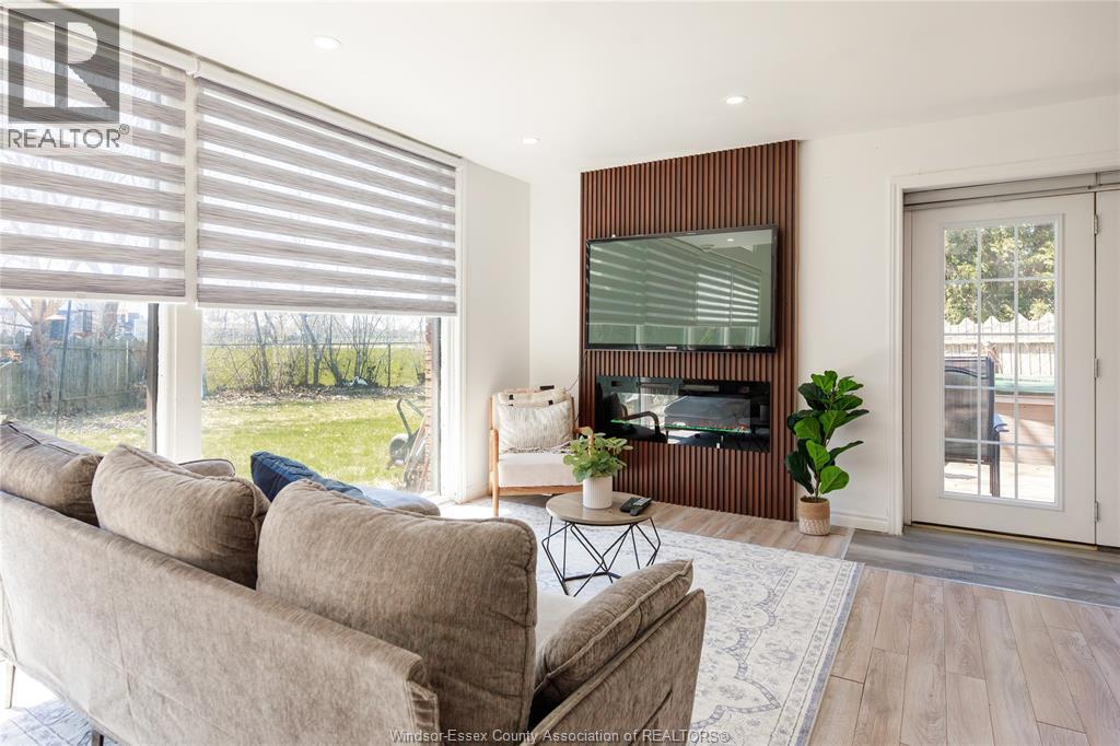 22 UNIVERSITY DRIVE, Chatham, Ontario, N7L4V5 — Photo 5