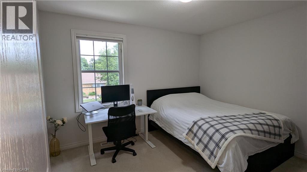 90 ROBERT PEEL Road, Kitchener, Ontario, N2H0B3 — Photo 12