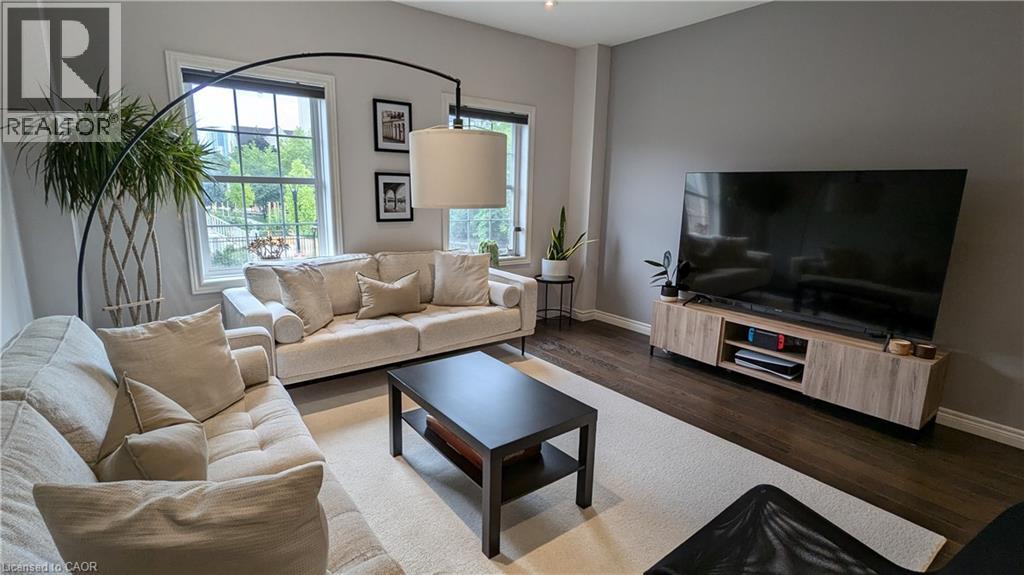 90 ROBERT PEEL Road, Kitchener, Ontario, N2H0B3 — Photo 4