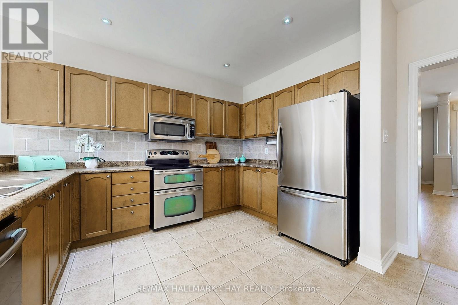 76 COBBLESTONE COURT, Brampton (Sandringham-Wellington), Ontario, L6R2S4 — Photo 8