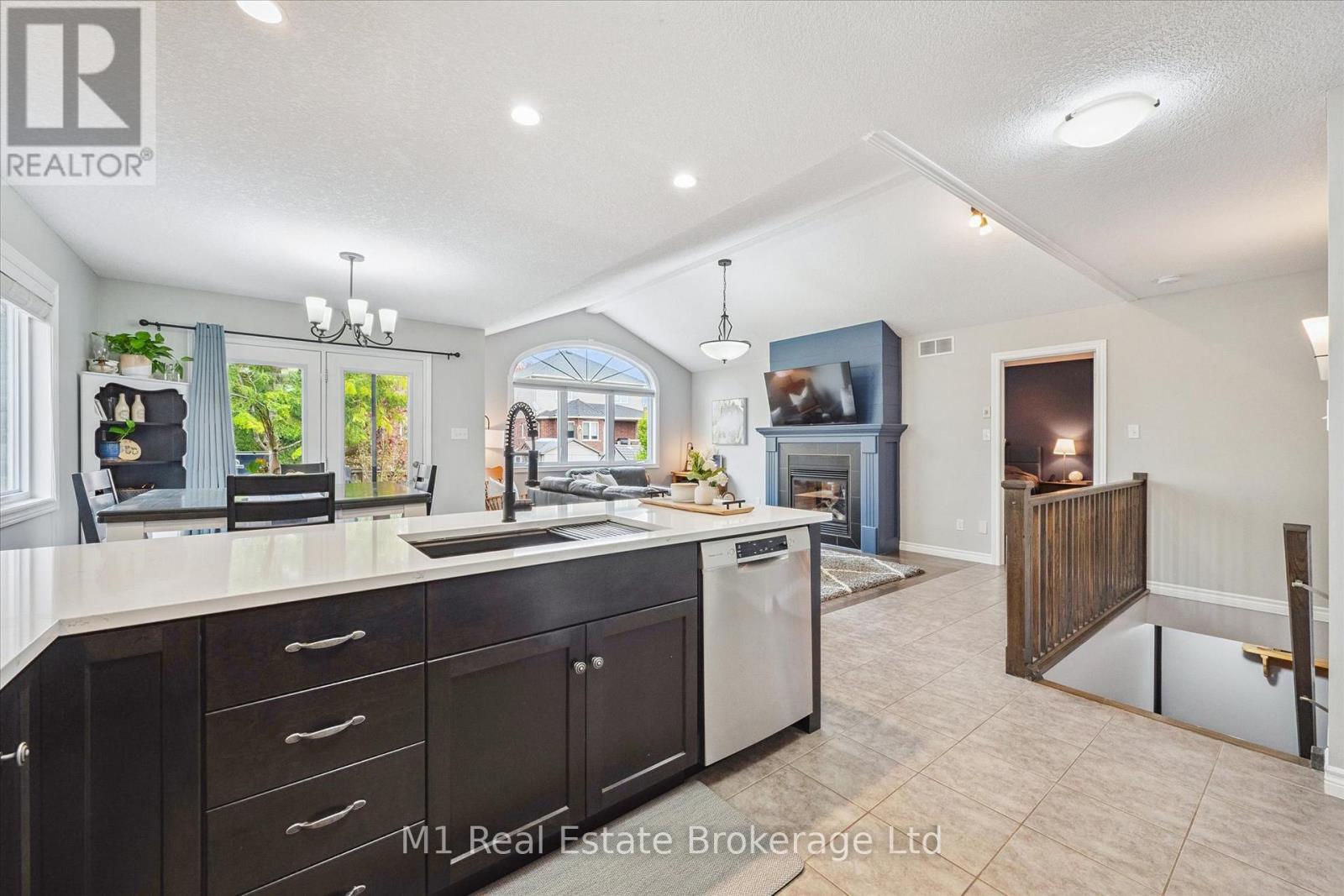 79 SPENCER DRIVE, Centre Wellington (Elora/Salem), Ontario, N0B1S0 — Photo 10