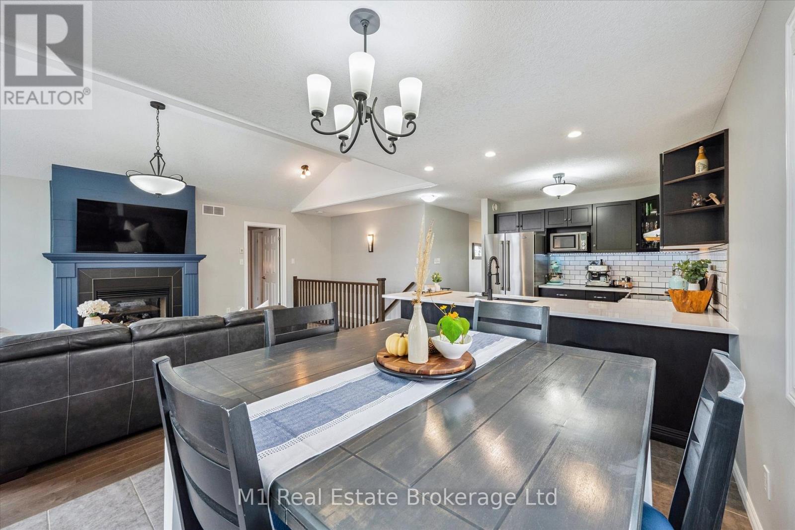 79 SPENCER DRIVE, Centre Wellington (Elora/Salem), Ontario, N0B1S0 — Photo 12