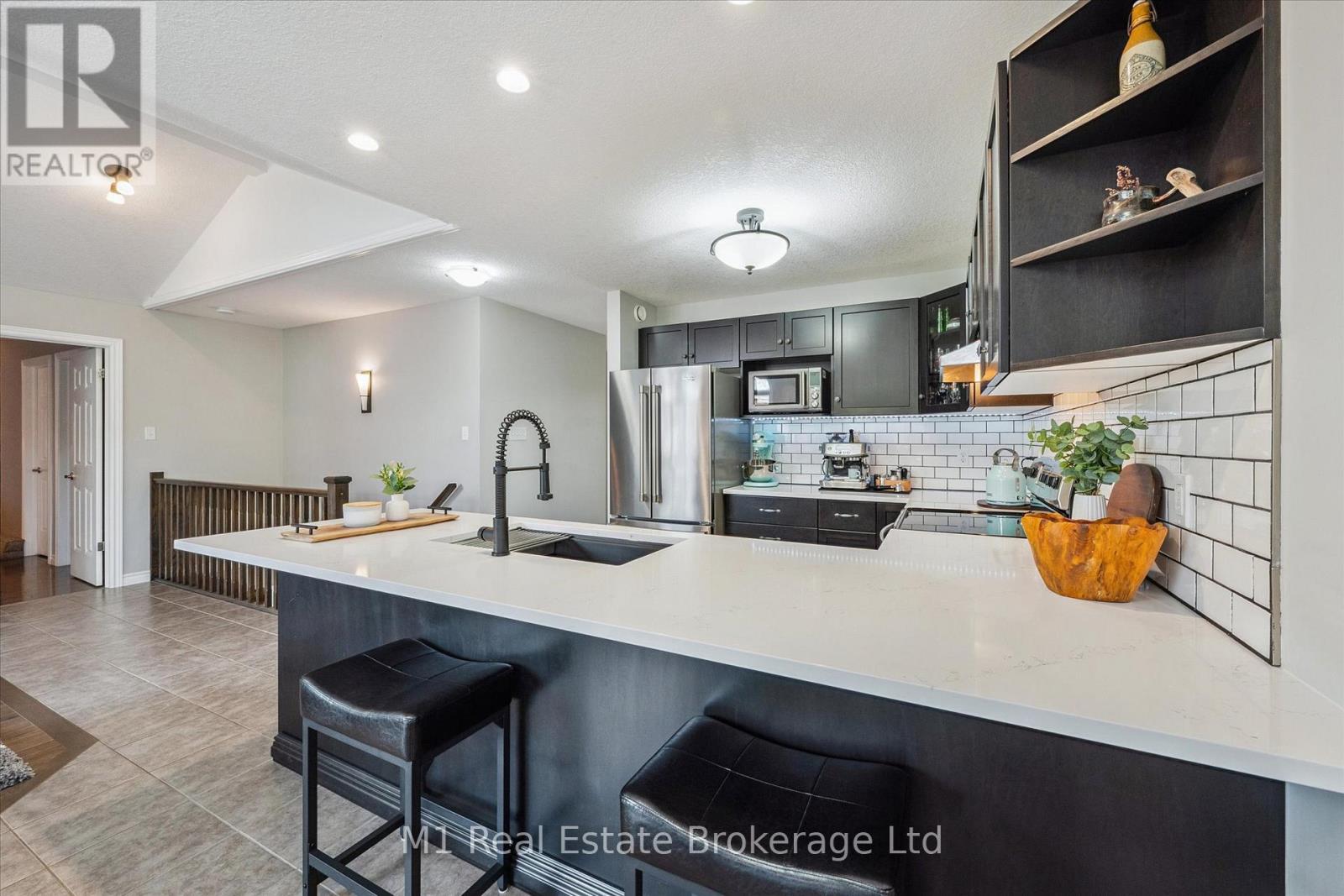 79 SPENCER DRIVE, Centre Wellington (Elora/Salem), Ontario, N0B1S0 — Photo 6