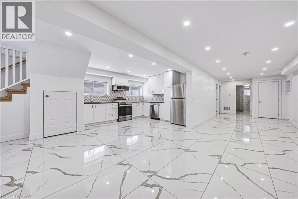 68 VANSITMART Avenue, Hamilton, Ontario, L8H3A5 — Photo 12