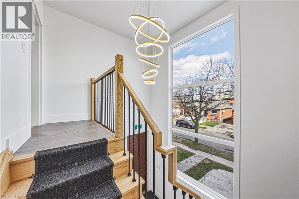 68 VANSITMART Avenue, Hamilton, Ontario, L8H3A5 — Photo 23