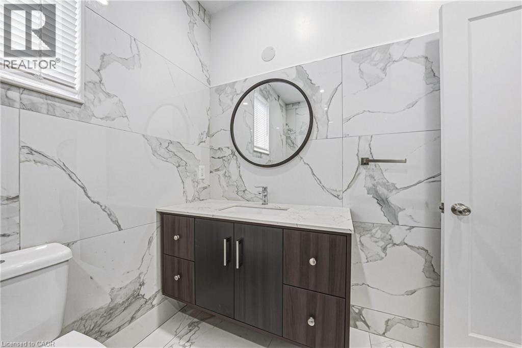 68 VANSITMART Avenue, Hamilton, Ontario, L8H3A5 — Photo 4