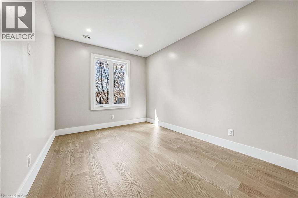 68 VANSITMART Avenue, Hamilton, Ontario, L8H3A5 — Photo 49