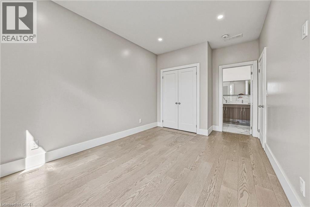 68 VANSITMART Avenue, Hamilton, Ontario, L8H3A5 — Photo 9