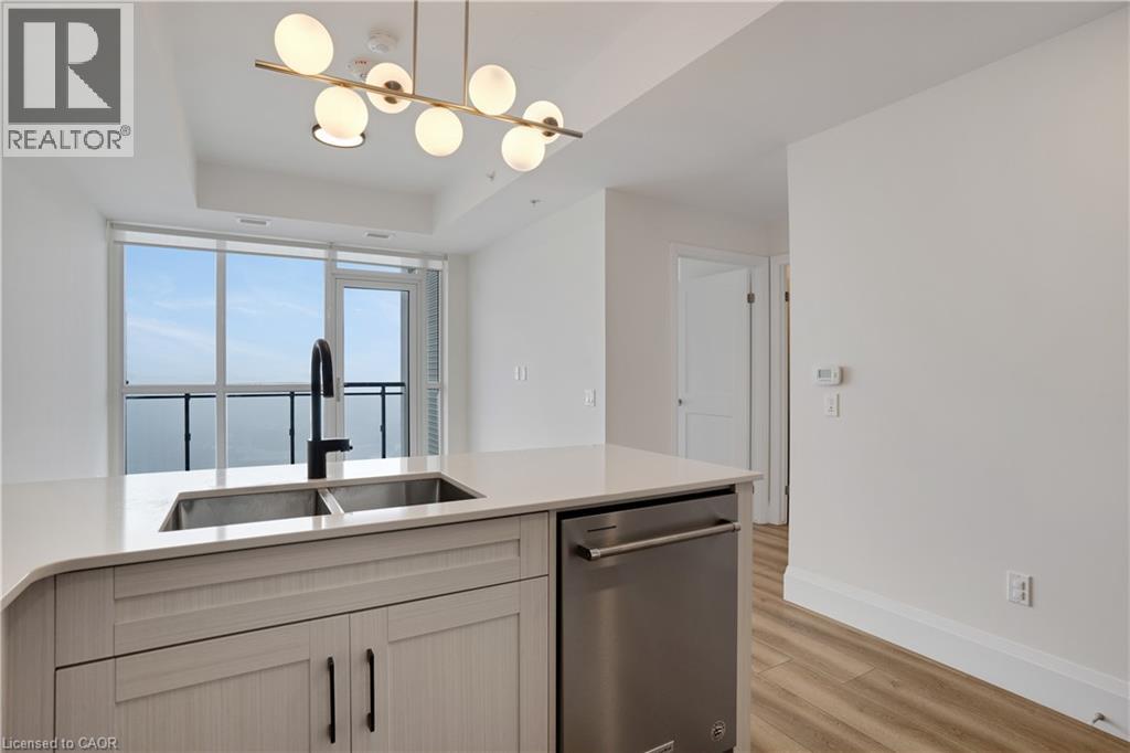 60 CHARLES Street W Unit# 1904, Kitchener, Ontario, N2G0C9 — Photo 10