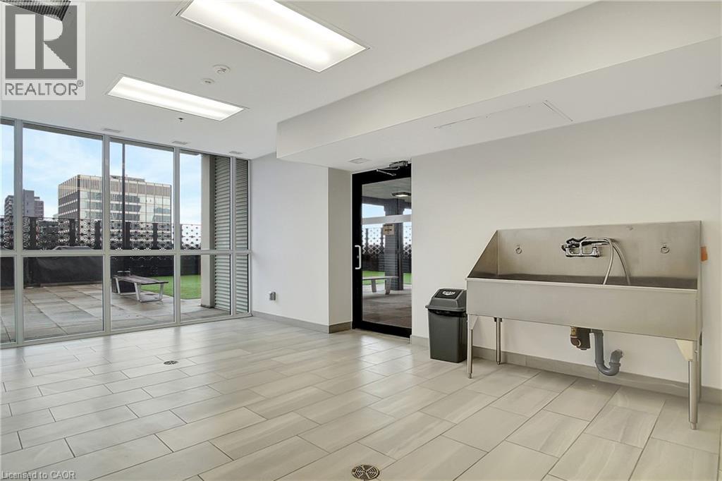 60 CHARLES Street W Unit# 1904, Kitchener, Ontario, N2G0C9 — Photo 21
