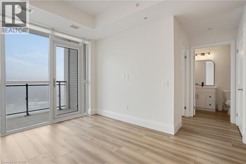 60 CHARLES Street W Unit# 1904, Kitchener, Ontario, N2G0C9 — Photo 5