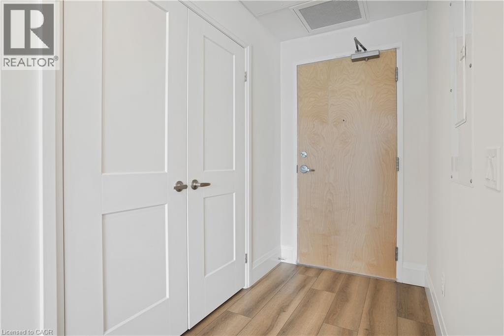 60 CHARLES Street W Unit# 1904, Kitchener, Ontario, N2G0C9 — Photo 9