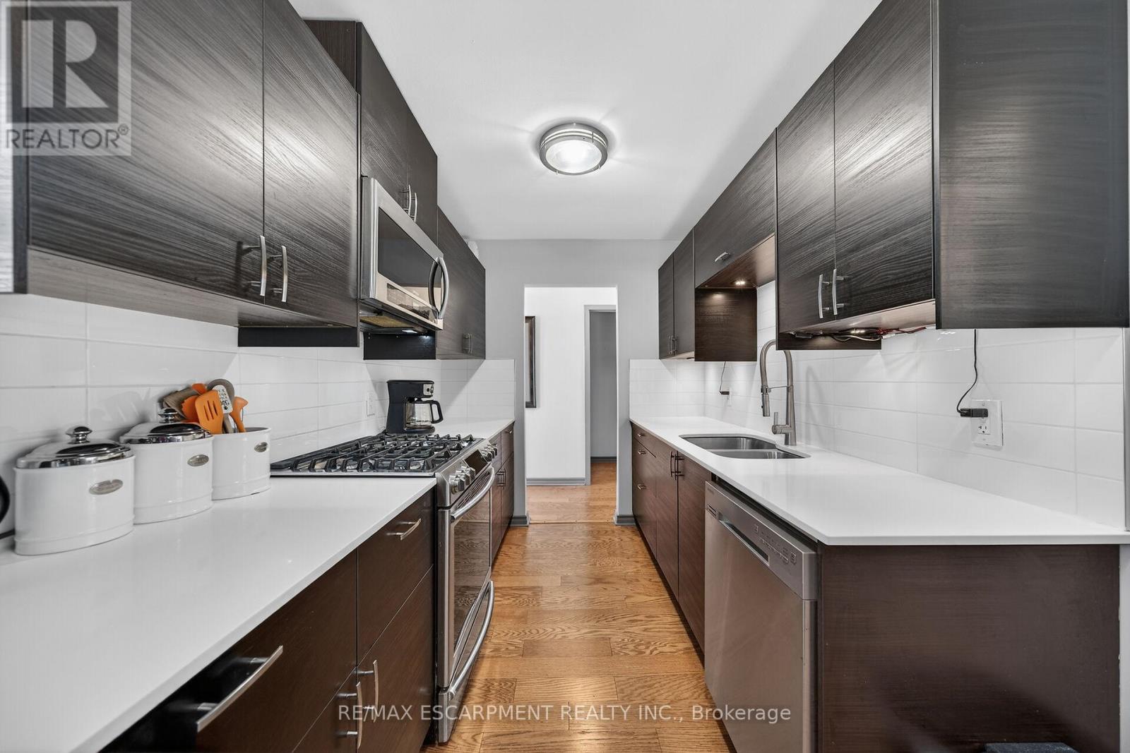 211 BIRCHCLIFFE CRESCENT, Hamilton (Berrisfield), Ontario, L8T4L1 — Photo 12