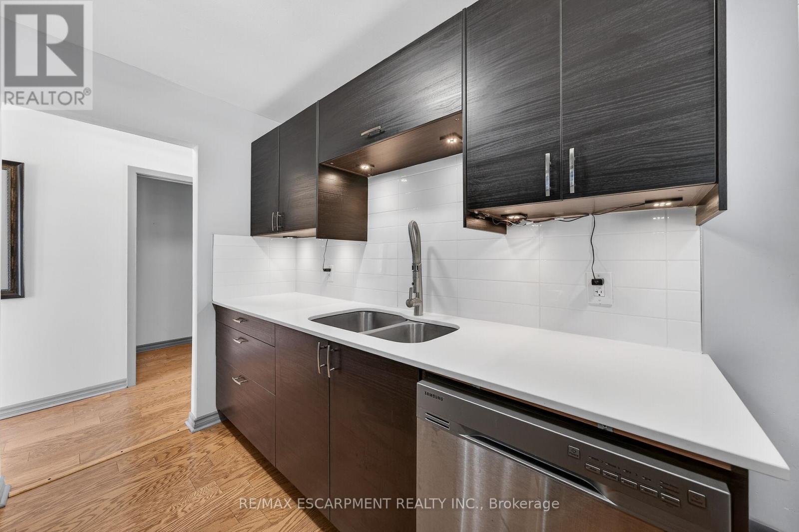 211 BIRCHCLIFFE CRESCENT, Hamilton (Berrisfield), Ontario, L8T4L1 — Photo 13
