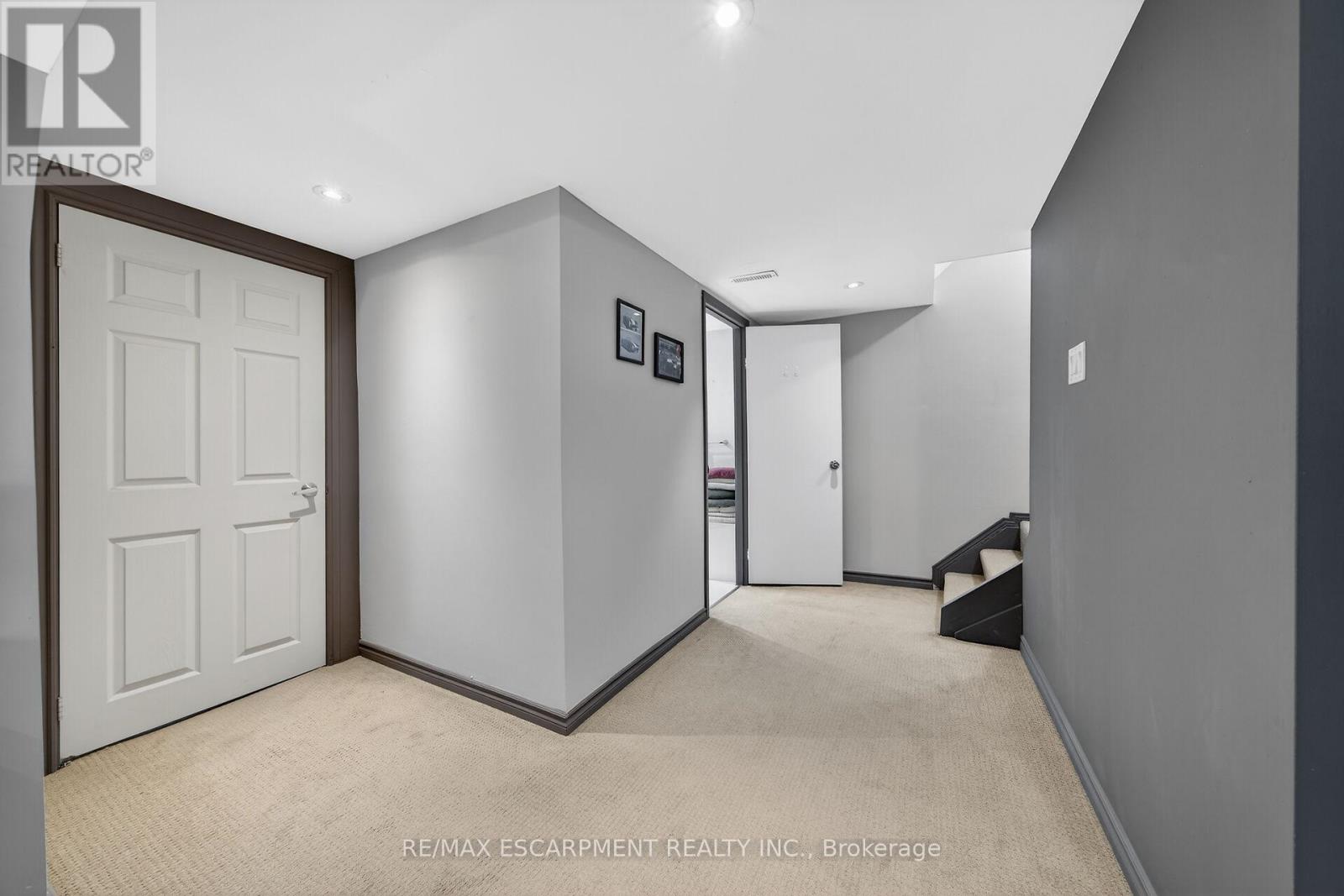 211 BIRCHCLIFFE CRESCENT, Hamilton (Berrisfield), Ontario, L8T4L1 — Photo 32