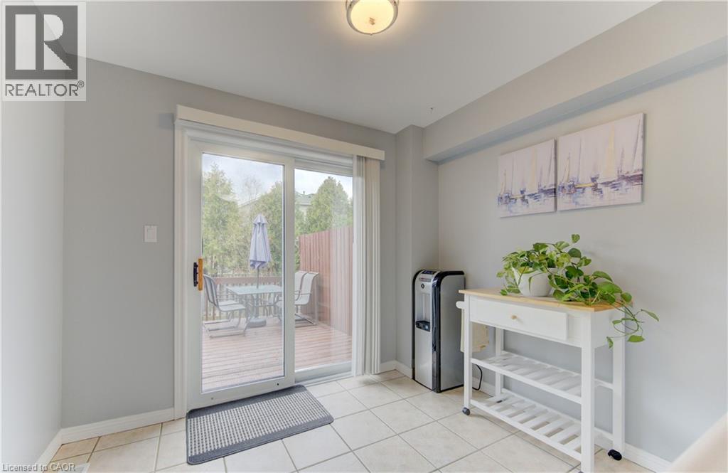 651 PINEROW Crescent Unit# A, Waterloo, Ontario, N2T2K5 — Photo 11