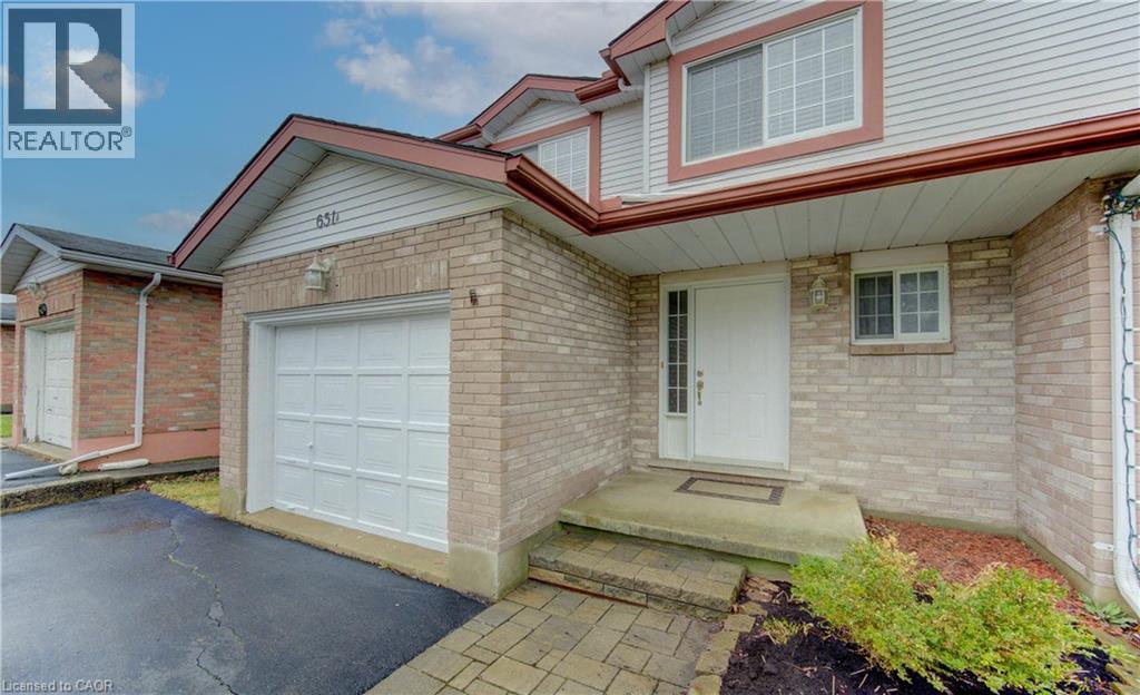 651 PINEROW Crescent Unit# A, Waterloo, Ontario, N2T2K5 — Photo 3