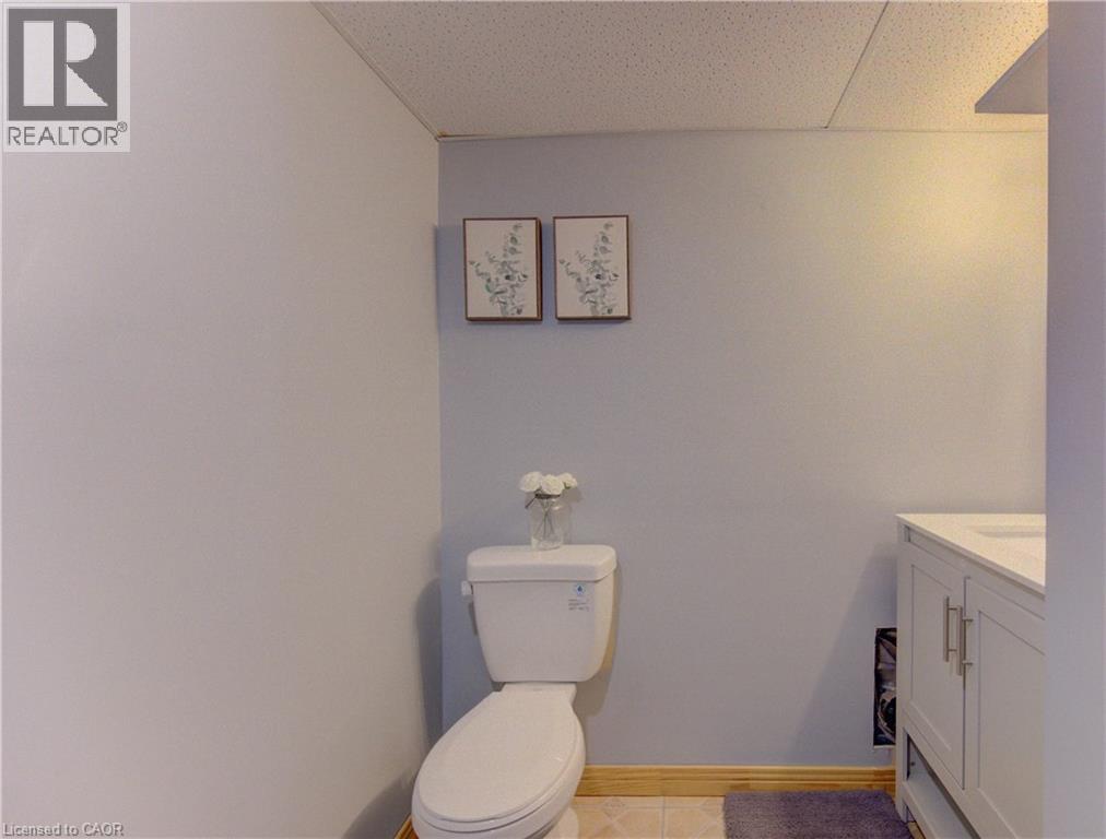 651 PINEROW Crescent Unit# A, Waterloo, Ontario, N2T2K5 — Photo 32