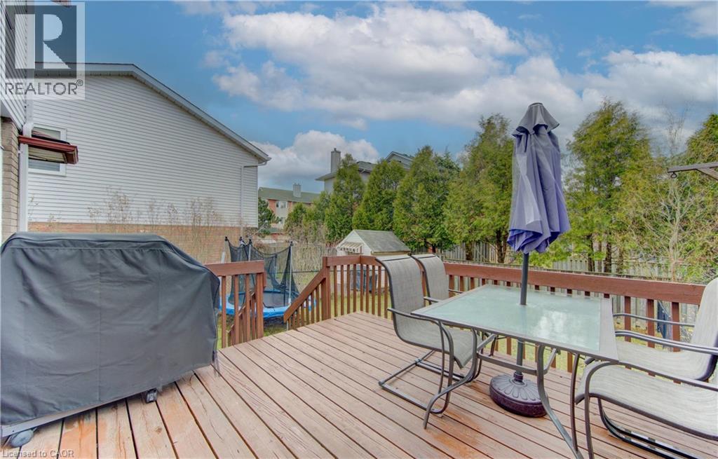 651 PINEROW Crescent Unit# A, Waterloo, Ontario, N2T2K5 — Photo 34