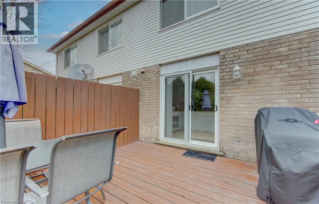 651 PINEROW Crescent Unit# A, Waterloo, Ontario, N2T2K5 — Photo 35