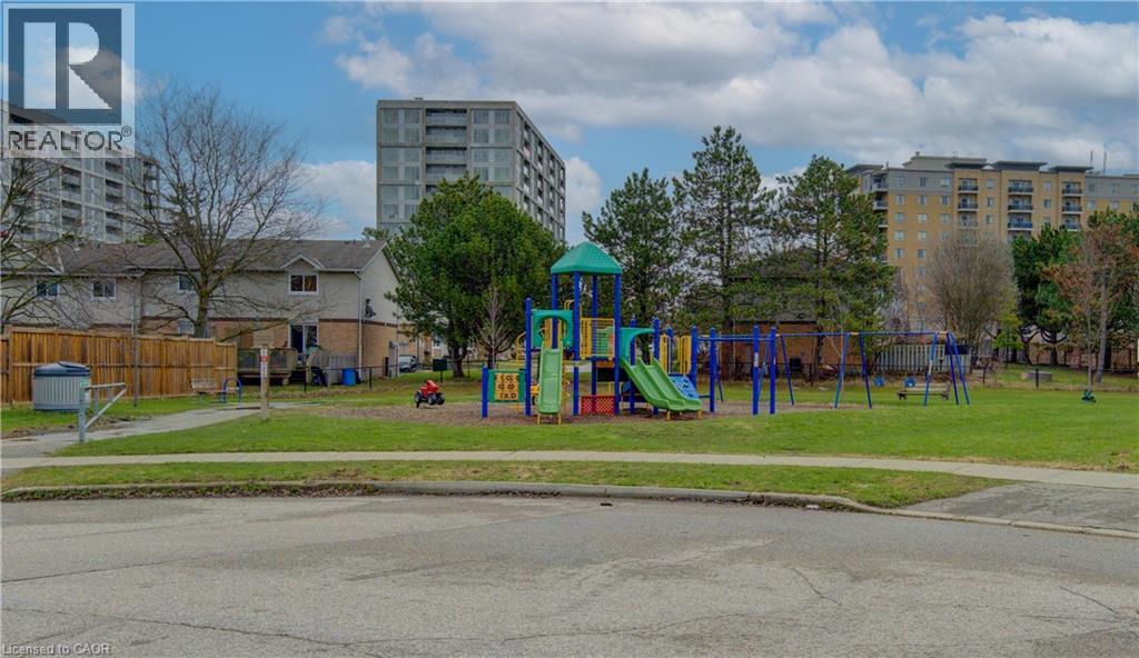 651 PINEROW Crescent Unit# A, Waterloo, Ontario, N2T2K5 — Photo 39