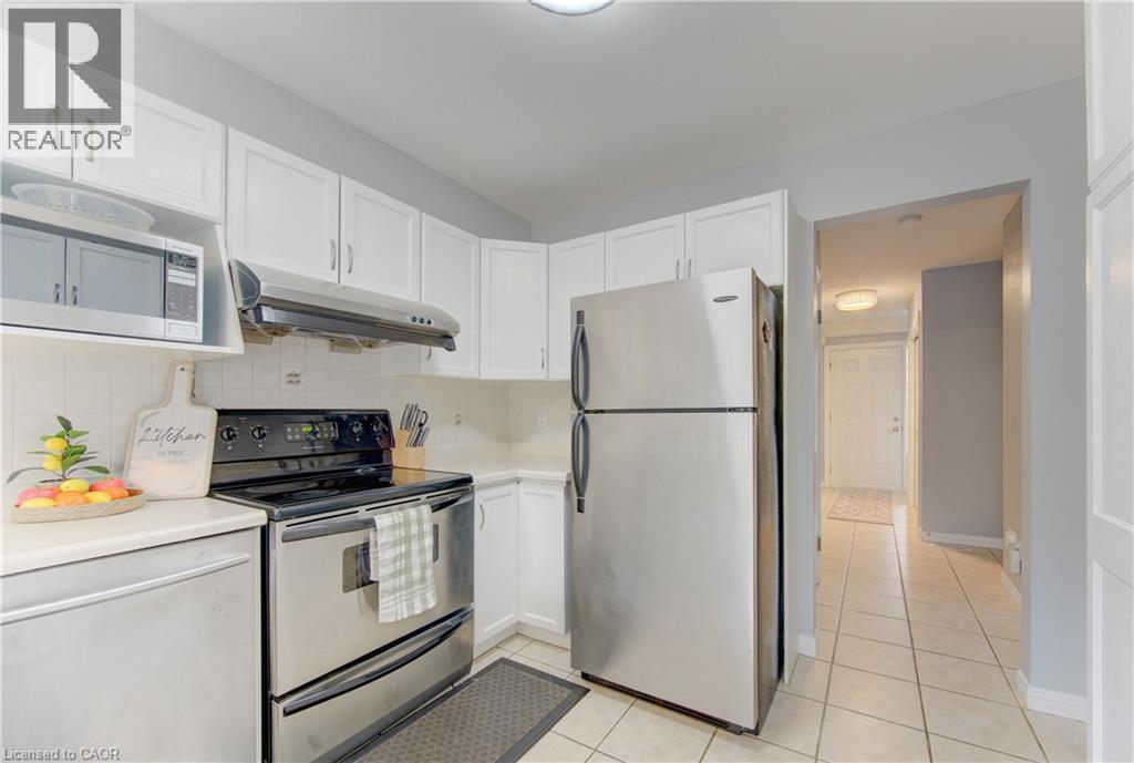 651 PINEROW Crescent Unit# A, Waterloo, Ontario, N2T2K5 — Photo 7