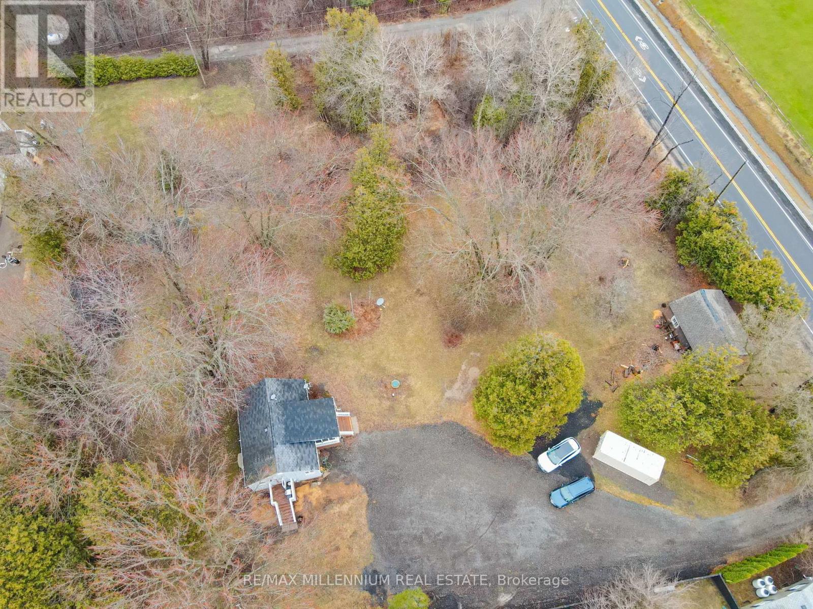 2424 OLDE BASE LINE ROAD, Caledon (Cheltenham), Ontario, L7C0J3 — Photo 2