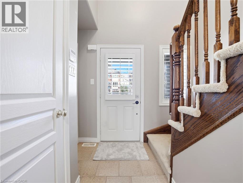 98 WILLOW Lane, Grimsby, Ontario, L3M5P7 — Photo 5