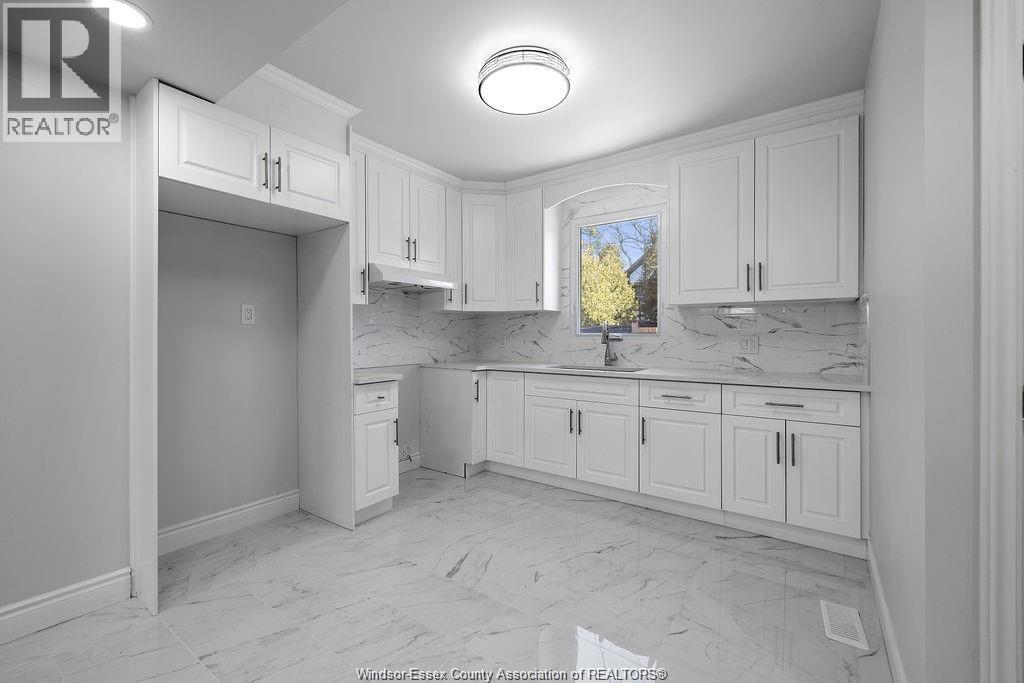 348 CAROLINE, Windsor, Ontario, N9A6A4 — Photo 10