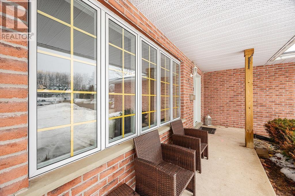 27 Plummer CT, Sault Ste. Marie, Ontario, P6B6E4 — Photo 3