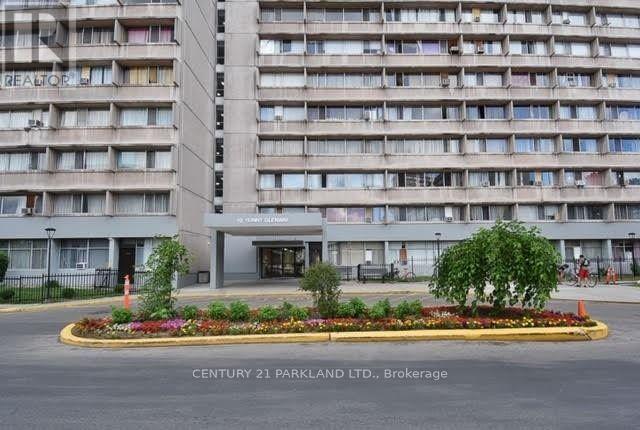 1703 - 10 SUNNY GLENWAY WAY, Toronto (Flemingdon Park), Ontario, M3C2Z3 — Photo 2