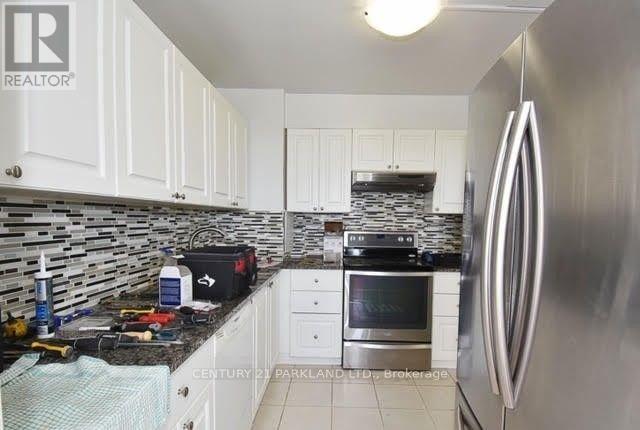 1703 - 10 SUNNY GLENWAY WAY, Toronto (Flemingdon Park), Ontario, M3C2Z3 — Photo 5