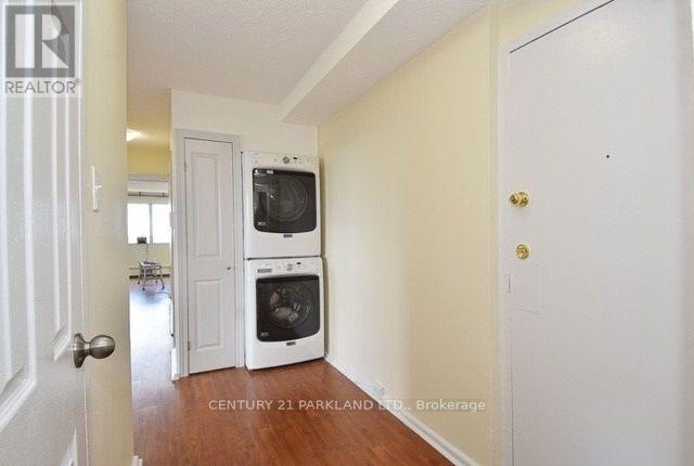 1703 - 10 SUNNY GLENWAY WAY, Toronto (Flemingdon Park), Ontario, M3C2Z3 — Photo 9