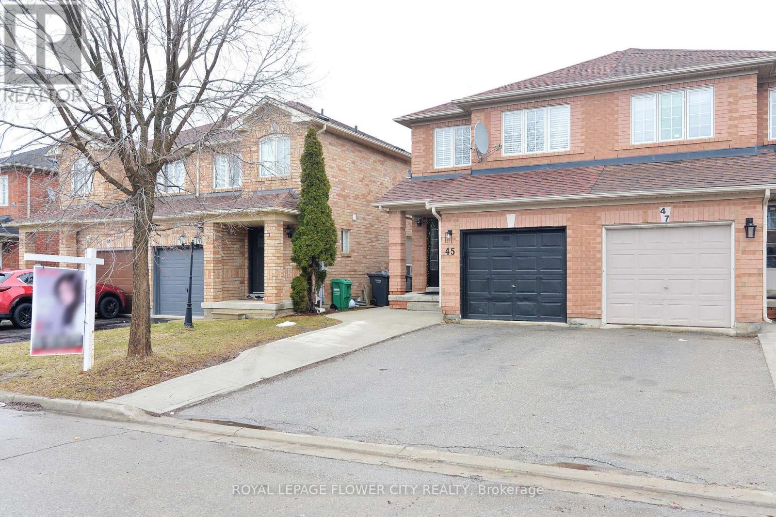 45 ROADMASTER LANE, Brampton (Fletcher's Meadow), Ontario, L7A3A7 — Photo 2