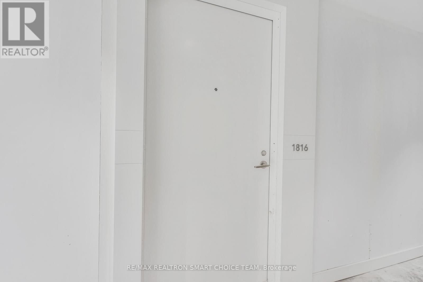 1816 - 230 SIMCOE STREET, Toronto (Kensington-Chinatown), Ontario, M5T0G7 — Photo 3