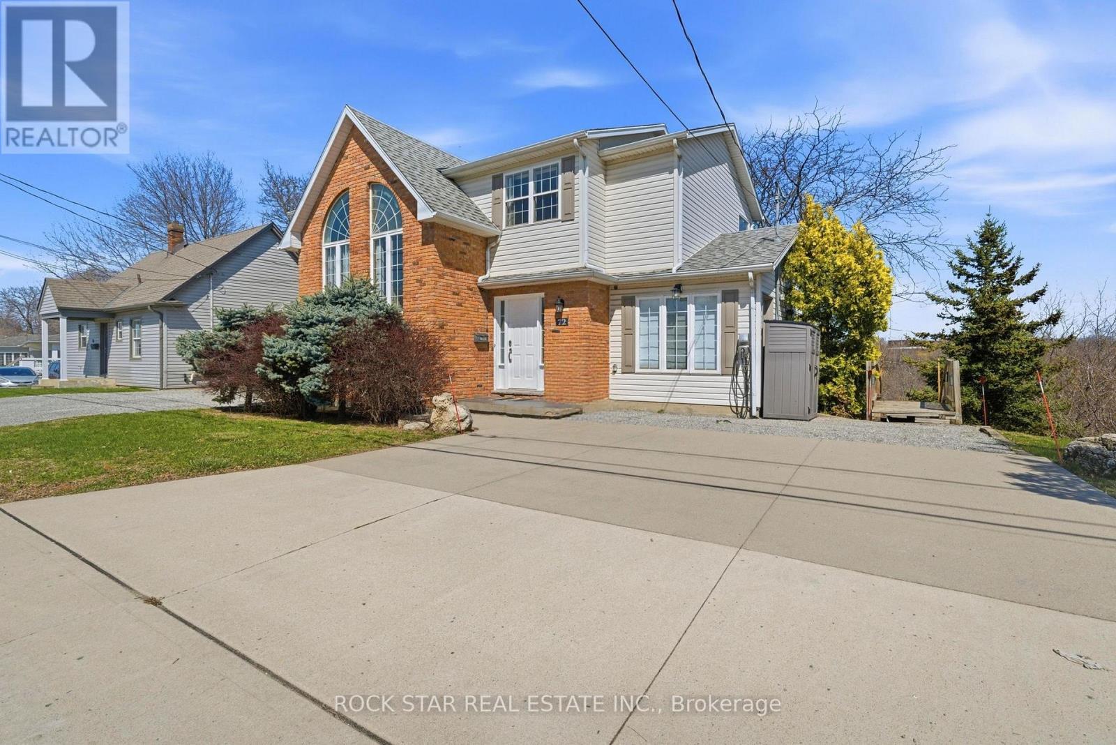 72 MARTINDALE ROAD, St. Catharines (Grapeview), Ontario, L2S2Y3 — Photo 2