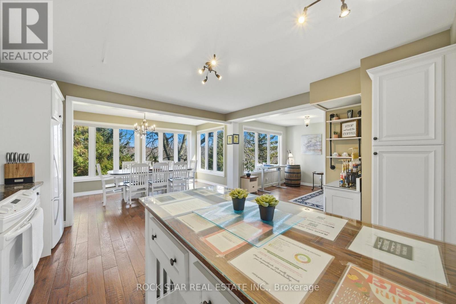 72 MARTINDALE ROAD, St. Catharines (Grapeview), Ontario, L2S2Y3 — Photo 5