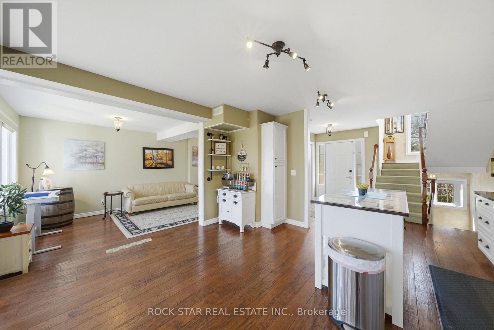 72 MARTINDALE ROAD, St. Catharines (Grapeview), Ontario, L2S2Y3 — Photo 7