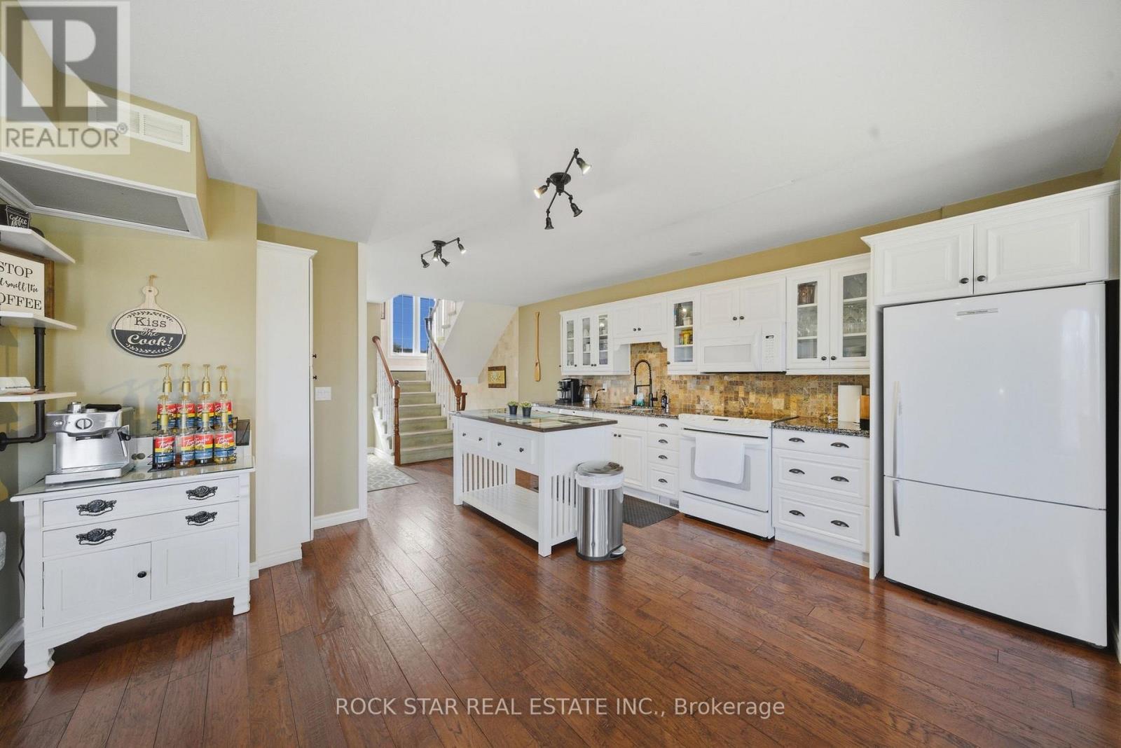 72 MARTINDALE ROAD, St. Catharines (Grapeview), Ontario, L2S2Y3 — Photo 9