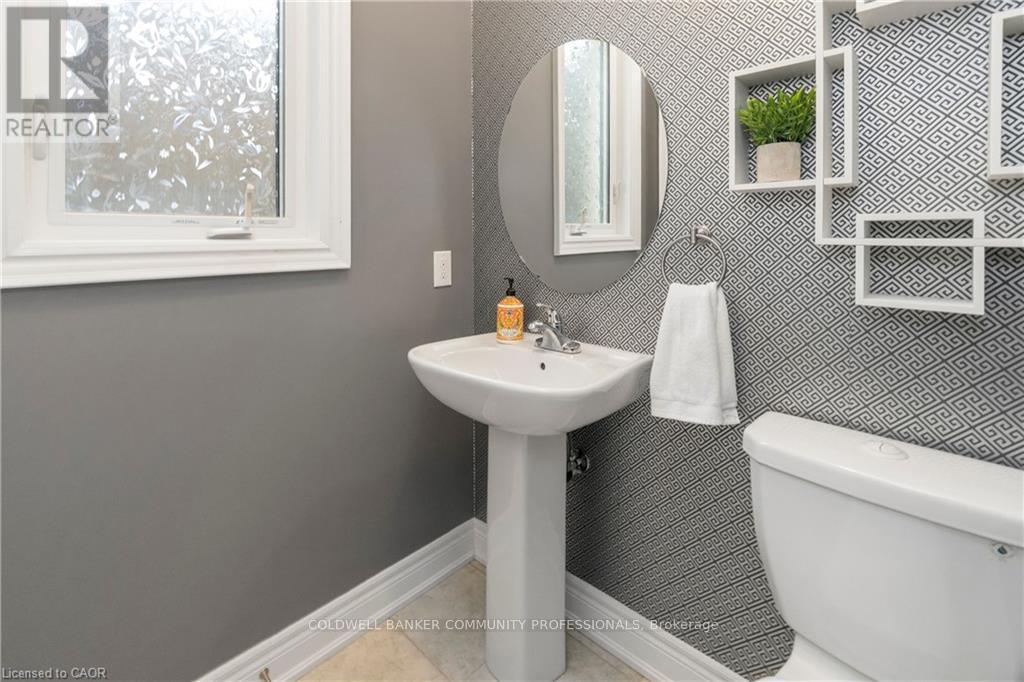 4 MACBEAN CRESCENT, Hamilton (Waterdown), Ontario, L8B0S5 — Photo 16