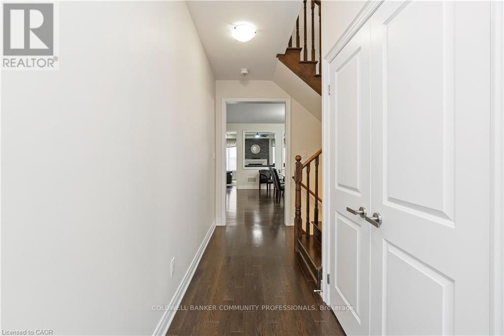 4 MACBEAN CRESCENT, Hamilton (Waterdown), Ontario, L8B0S5 — Photo 5
