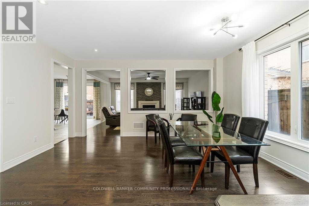 4 MACBEAN CRESCENT, Hamilton (Waterdown), Ontario, L8B0S5 — Photo 6