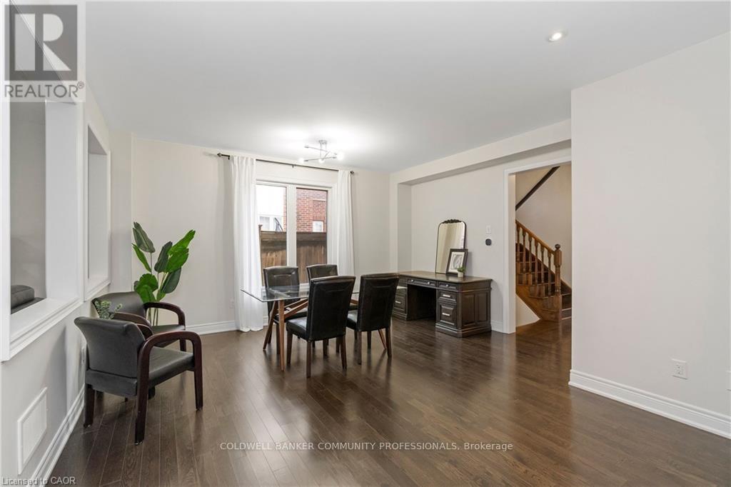 4 MACBEAN CRESCENT, Hamilton (Waterdown), Ontario, L8B0S5 — Photo 8