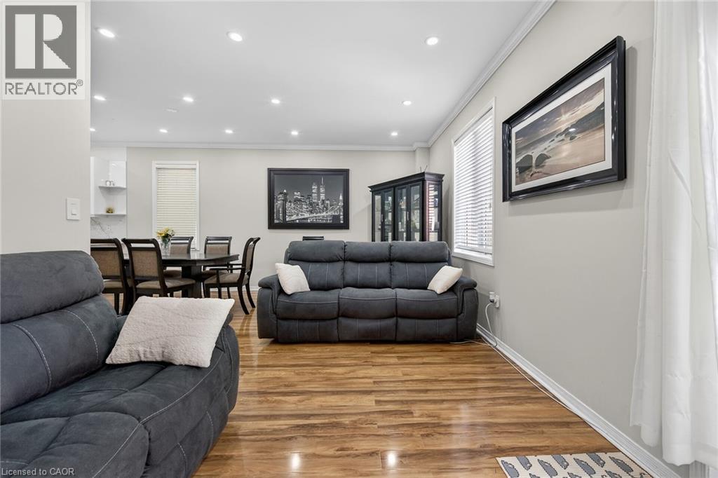 33 PANORAMA Way, Hamilton, Ontario, L8E6C6 — Photo 10