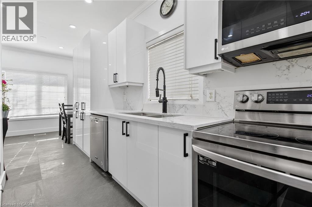 33 PANORAMA Way, Hamilton, Ontario, L8E6C6 — Photo 16